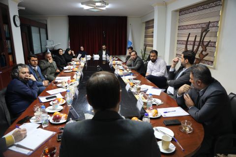 پایش پیشرفت طرح های جاری و توسعه محور صندوق در جلسه شورای مدیران 