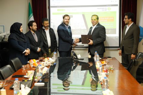 انعقاد قرارداد با بانک قرض الحسنه مهر ایران برای افزایش ارائه تسهیلات به بازنشستگان و کارکنان