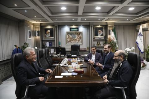 هم افزایی هر چه بیشتر دو مجموعه گره از مشکلات پیشکسوتان همایی باز می کند/ تلاش مشترک برای بهره ور سازی شرکت های تابعه صندوق