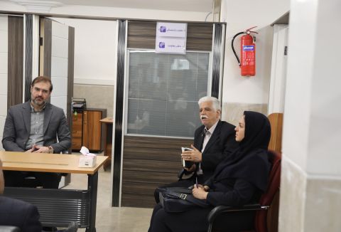 در بازدید مشترک مدیرعامل صندوق و مدیرعامل کانون بازنشستگان از معاونت امور بازنشستگی مطرح شد:  ارزیابی زیرساخت‌، فرآیندها و راهکارهای بهبود خدمت رسانی در حوزه‌های بیمه‌ای و اجتماعی 