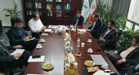 تشکیل کارگروه مشترک با هلدینگ مالی برای تأمین مالی پروژه‌های شرکت‌های تابعه صندوق هما/ طراحی صندوق املاک و مستغلات برای ارتقاء شفافیت، تثبیت مالکیت و افزایش بازده