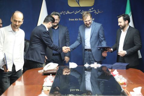 آیین تجلیل از تلاش های همکاران صندوق هما در ایام جنگ رمضان